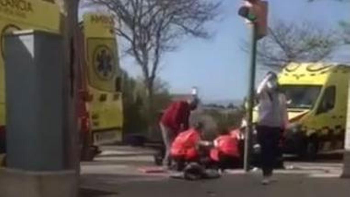 Un motorista sufre la amputación de un pie al arrollarle un coche en s’Arenal que se ha dado a la fuga