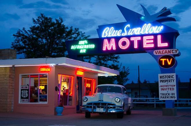 Ruta 66 Blue Swallow Motel and Neon Sign on Route 66
