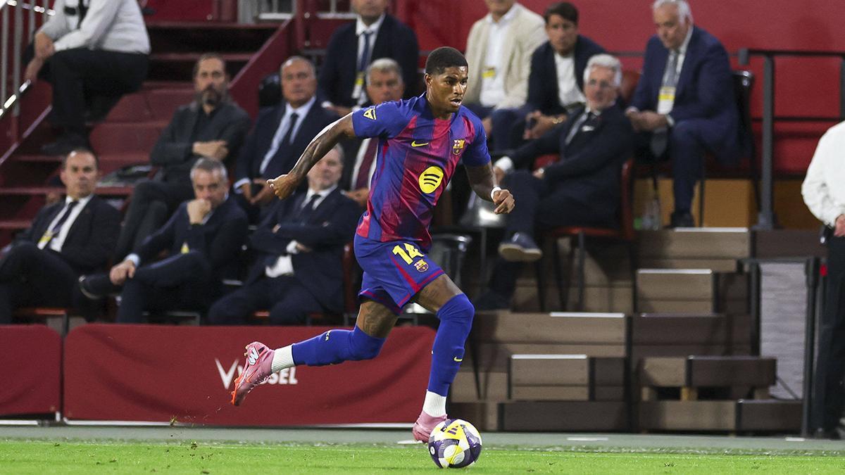 Marcus Rashford debutó con el Barça ante el Vissel Kobe