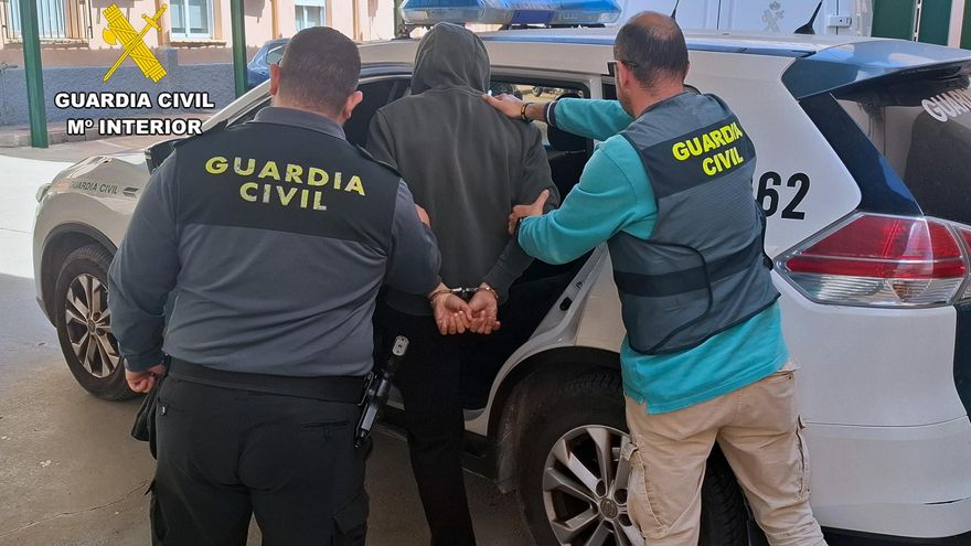 Siete detenidos, cinco de ellos menores, por robar en viviendas en Águilas