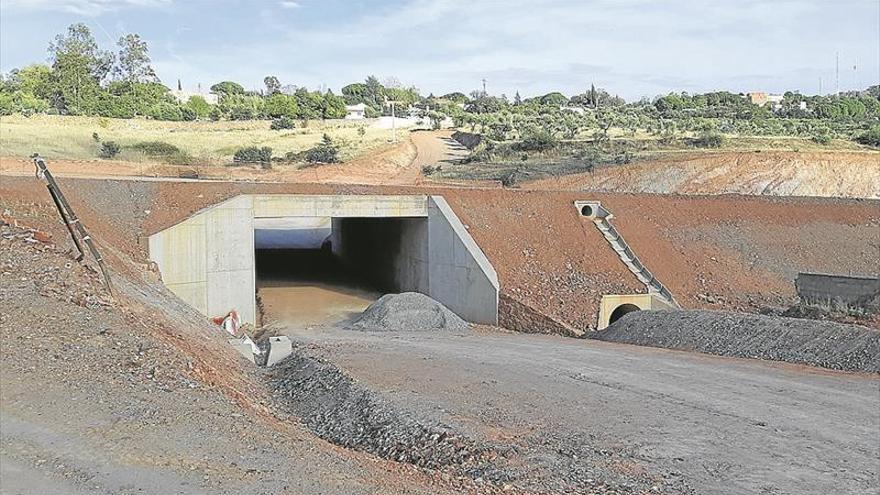 La ronda Este muestra sus viaductos