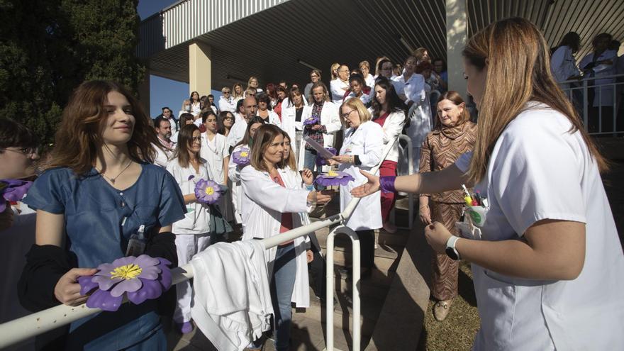 25N El Hospital de Sagunt muestra su repulsa frente a la violencia machista