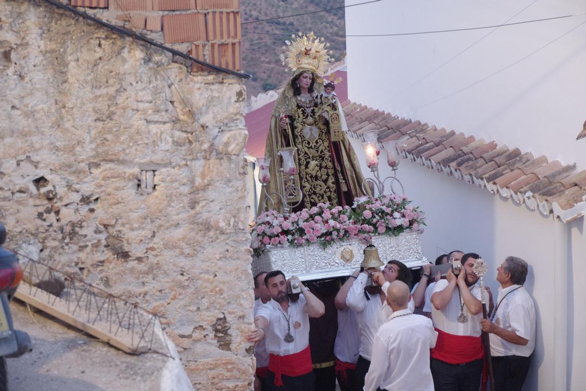 Traslado de la Virgen del Carmen de Olías a la Iglesia de San Vicente Ferrer
