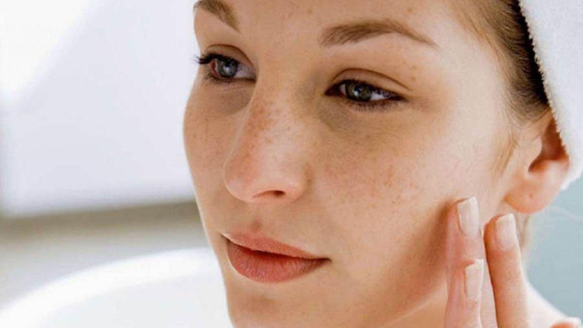 El cosmético de Mercadona para frenar el envejecimiento y las manchas de la cara por sólo 5 euros