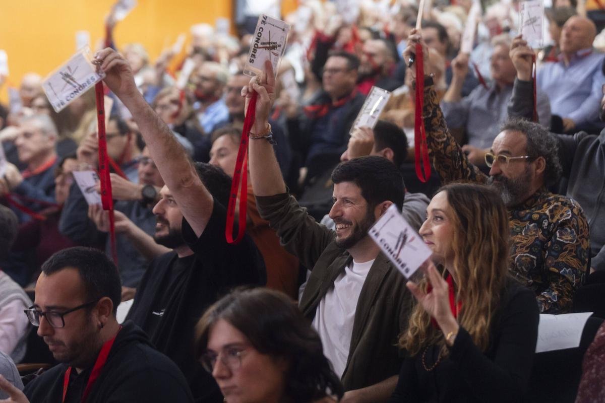 Septimo congreso de Iniciativa del Poble Valencia en la que Aitana Mas y Alberto Ibañez han dejado la presidencia del partido, la ha asumido Carles Esteve y ha vuelto Monica Oltra para disputar la alcadia de Valencia