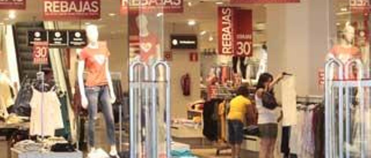 Una jornada de rebajas en Vigo // A.Irago