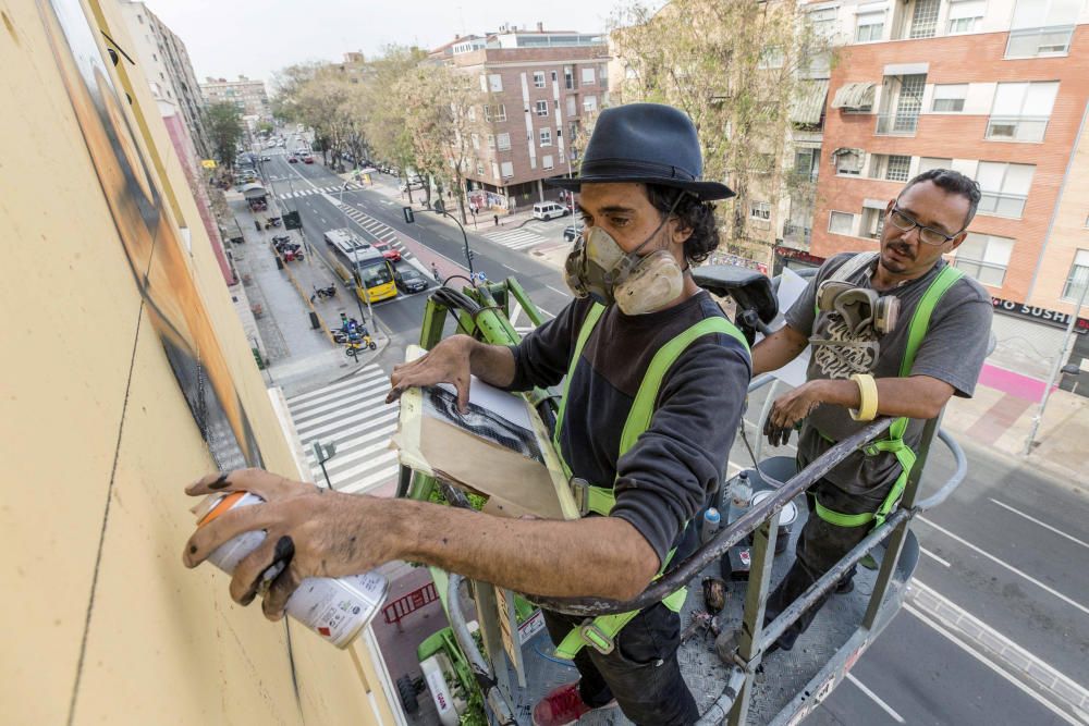 Kobra finaliza su gran mural en el Puertas de Castilla