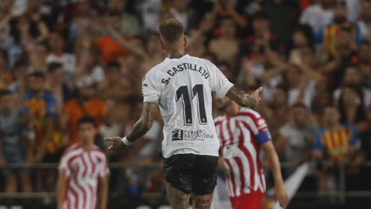 Samu Castillejo, frente al Atlético