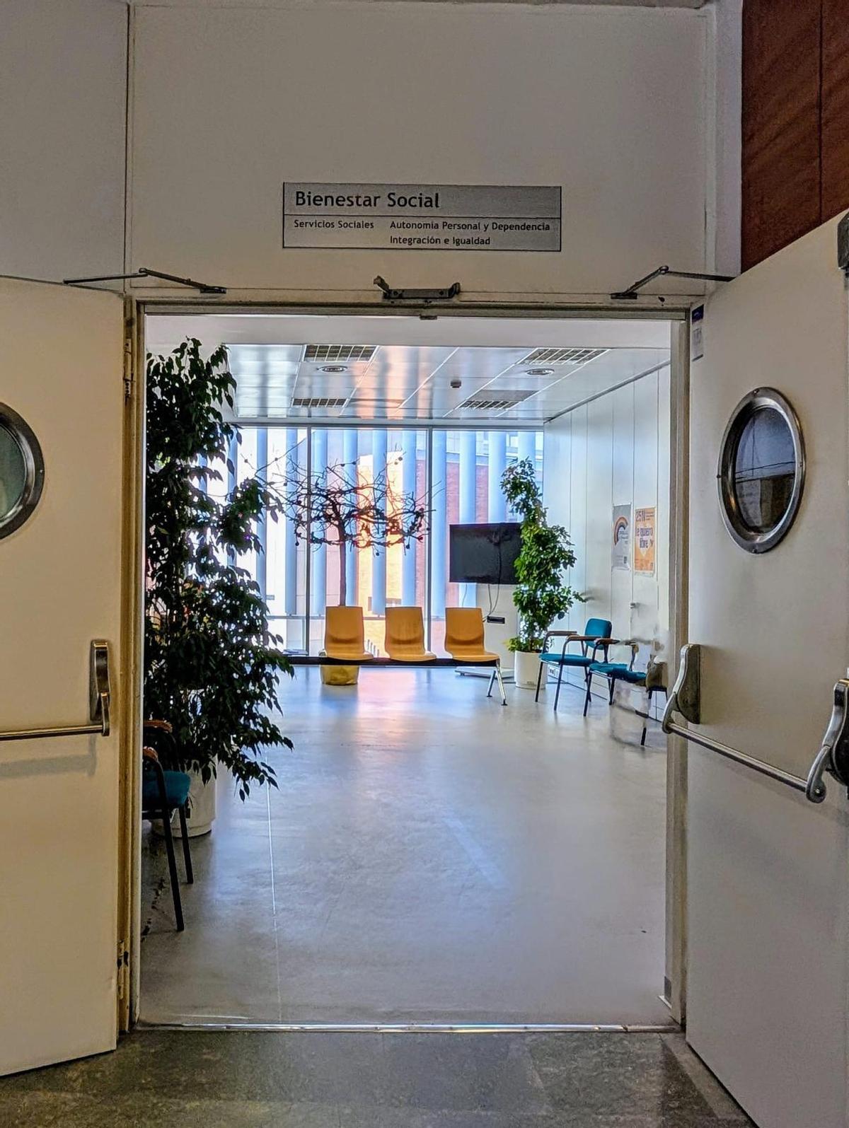 Entrada a Servicios Sociales del Ayuntamiento de San Vicente