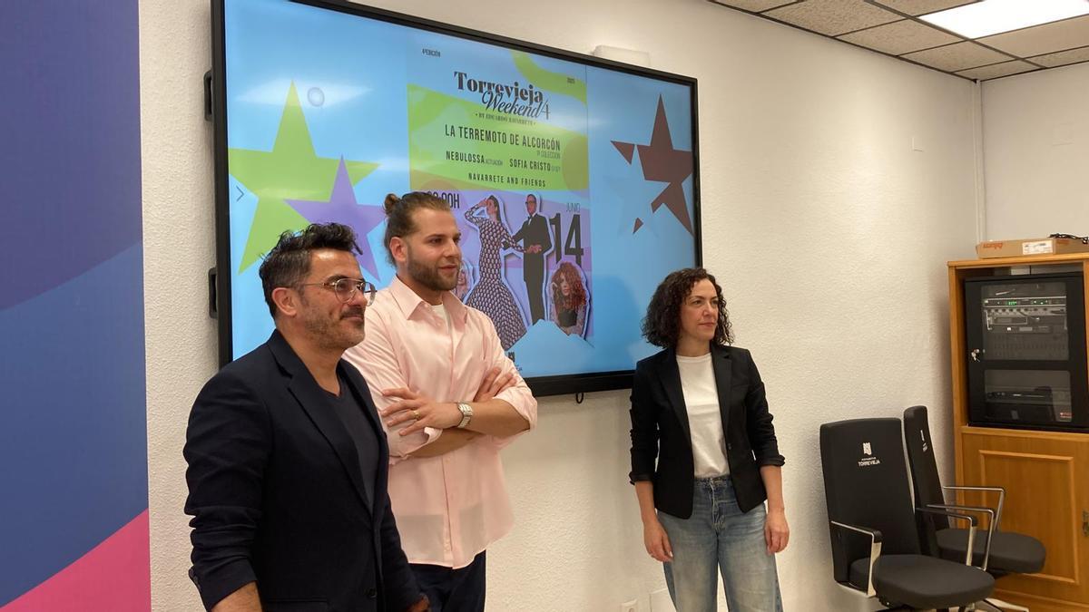 Un momento de la presentación en el salón de plenos del Ayuntamiento de Torrevieja