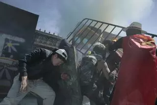 La protesta de la 'Generación Z' en Ciudad de México termina con disturbios en el Zócalo