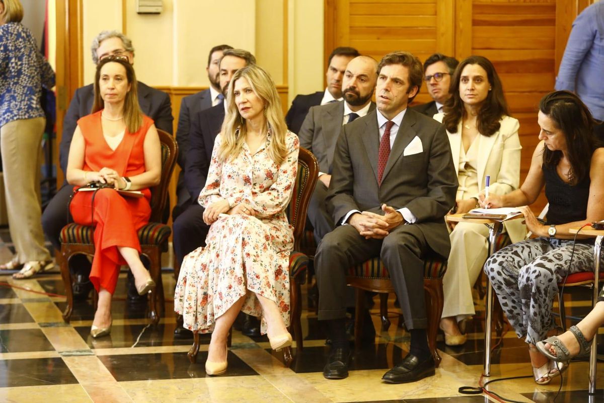 Marta Ríos, Mar Vaquero y José Benjumea, en primera fila, con Manuel Giménez (ACS Data Centers) y María José Rodríguez (ACS Digitial & Energy) detrás.