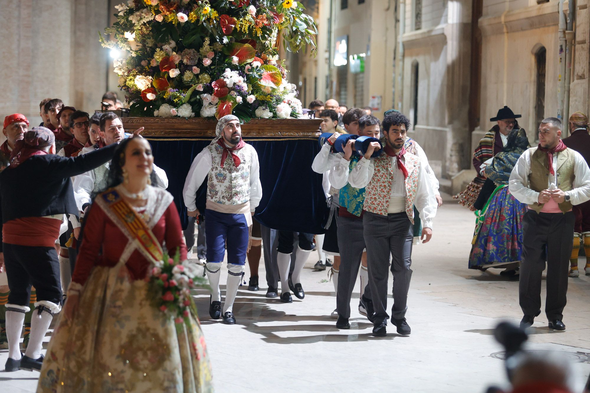 Todas las fotos de la Ofrenda del 17 de marzo por la calle San Vicente de 20:00 a 21:00 horas