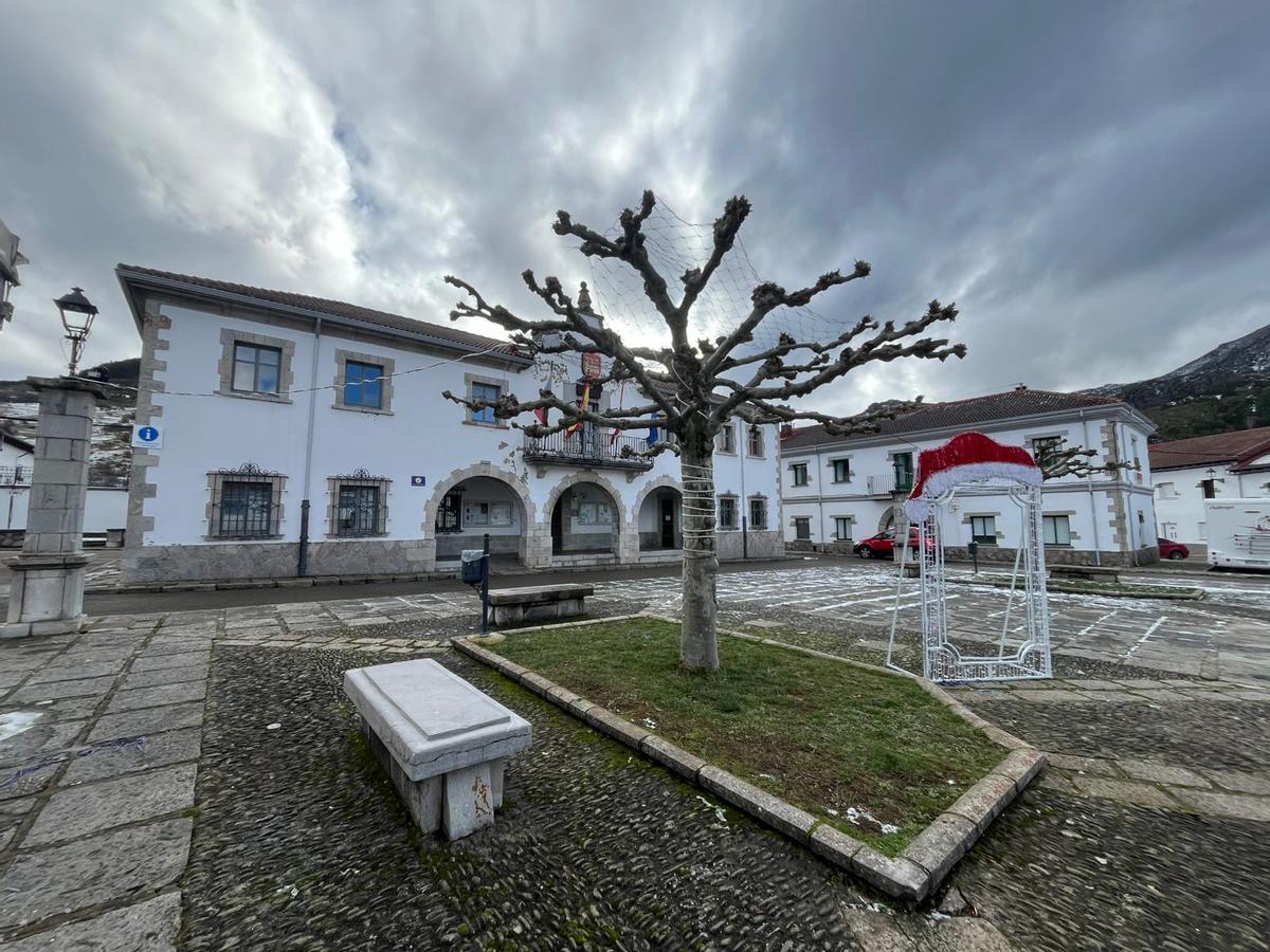 EN IMÁGENES: Tenso silencio en Villamanín tras el premio envenenado del Gordo de Navidad y los cuatro millones que faltan