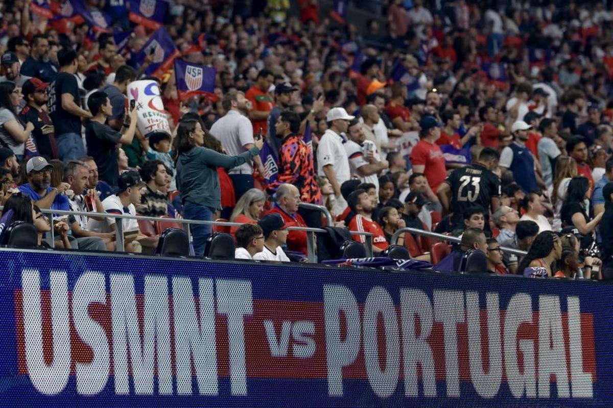 Aficionados de Estados Unidos durante el amistoso ante Portugal en la última fecha FIFA
