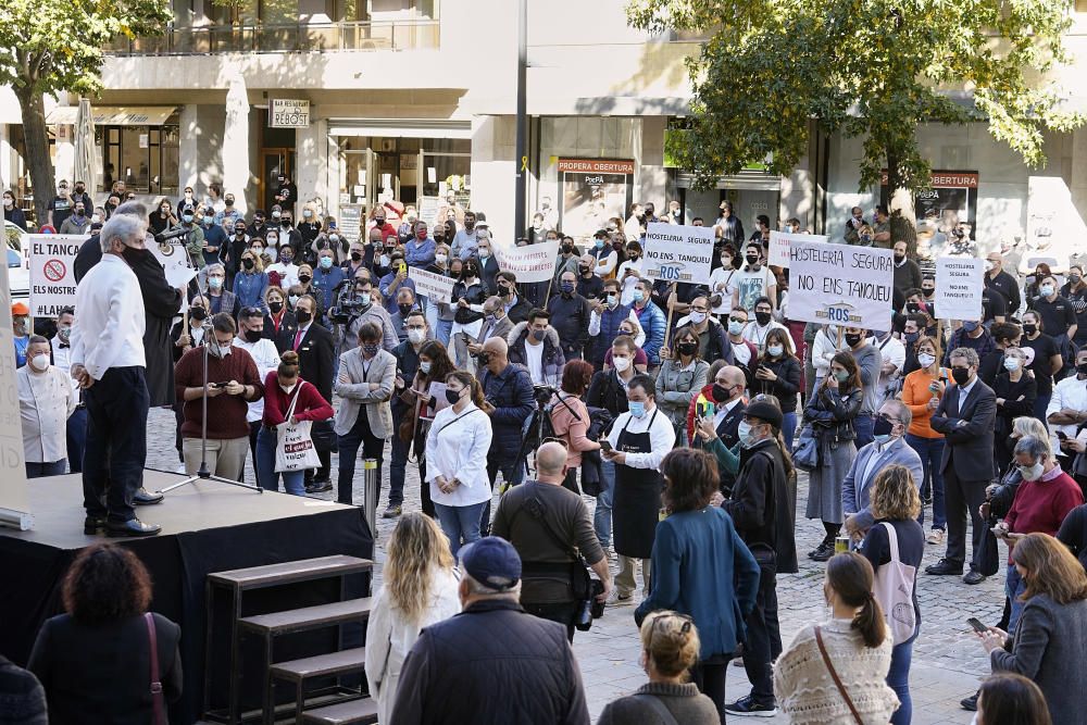 L''hostaleria i l''estètica gironines surten al carrer per protestar contra el tancament