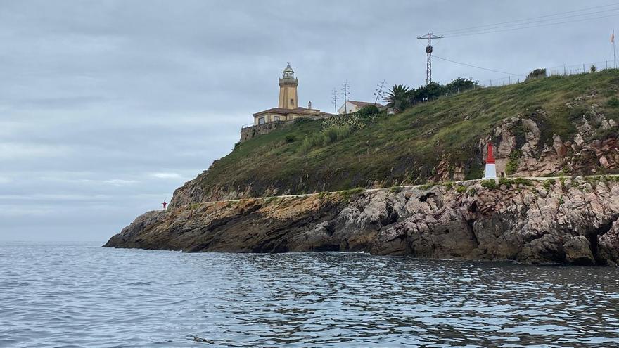 Los paseos turísticos por la ría de Avilés van viento en popa