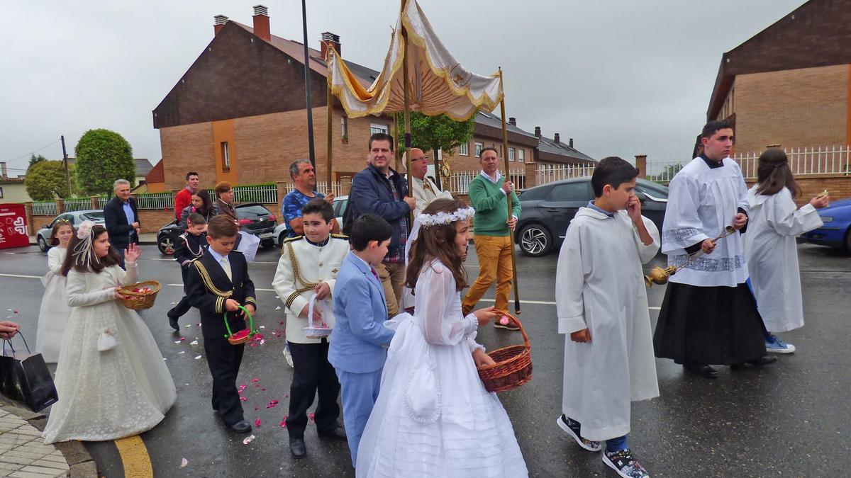 Procesión del Corpus Christi en Lugo de Llanera.