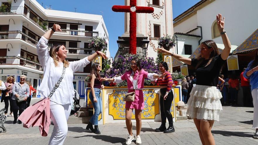 Las Cruces de Mayo florecen tras la tormenta.