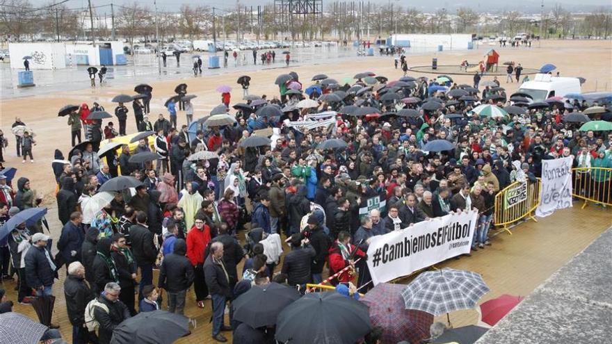 Los colectivos rechazan acudir a la reunión con la directiva del Córdoba CF