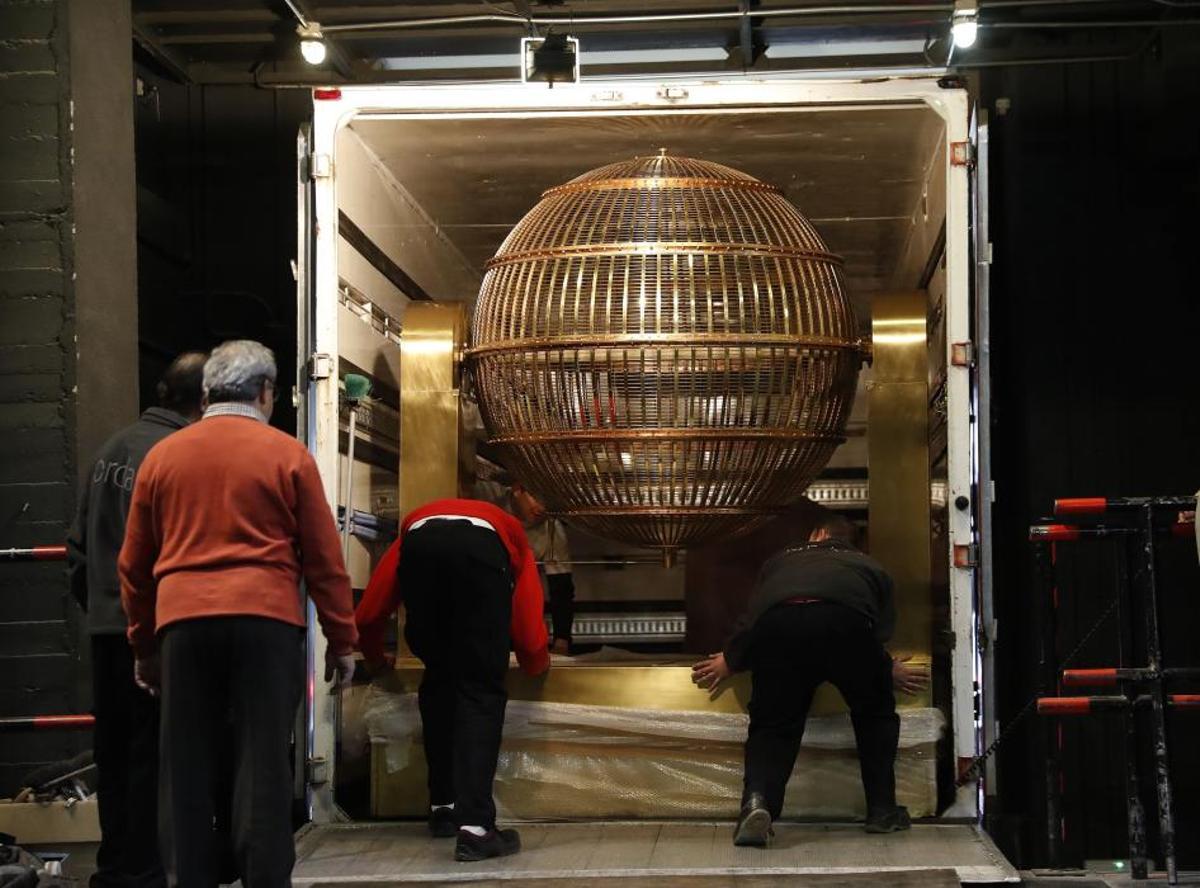 Los bombos de la suerte del sorteo extraordinario