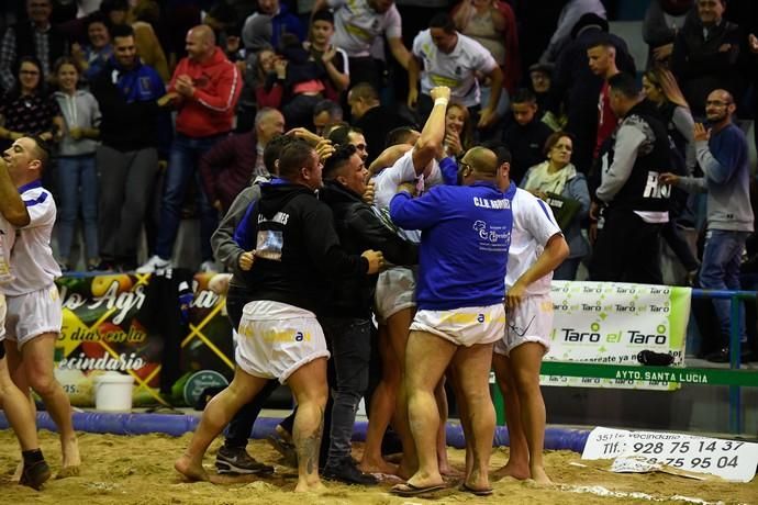 DEPORTES. VECINDARIO.SANTA LUCIA.   Luchada. Final de la Copa Cabildo Insular entre los equipos del Estrella CL y el CL Agüimes.  | 30/03/2019 | Fotógrafo: Juan Carlos Castro