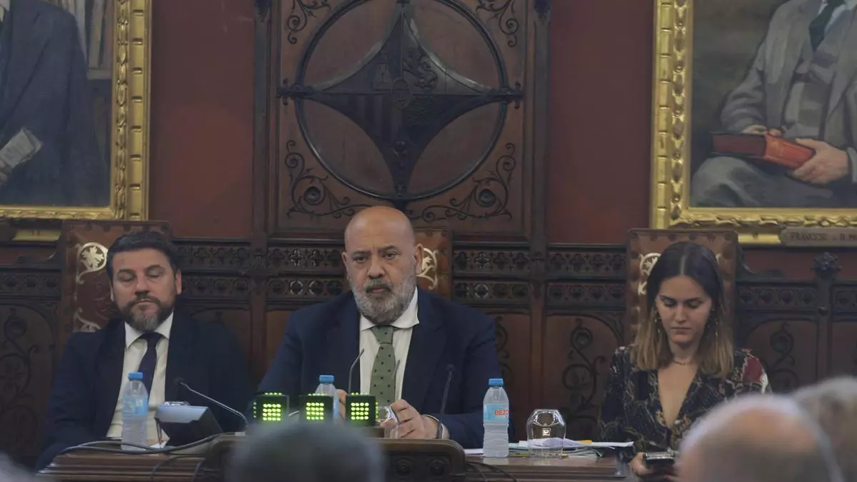 Jaime Martínez arremete contra Lucía Muñoz en el pleno de Palma: "Dice tonterías, es usted una vividora"