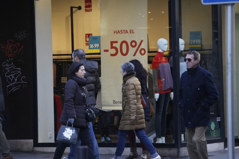 Ambiente de rebajas en Gijón