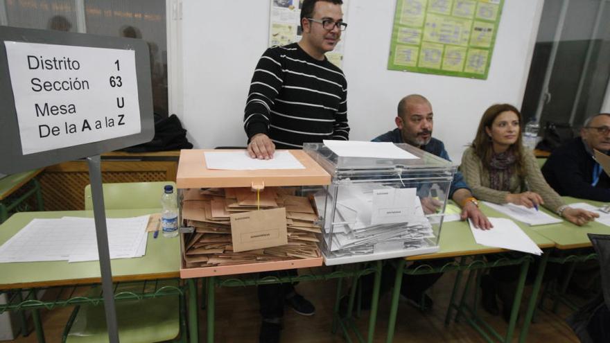 Una mesa electoral en las pasadas elecciones generales del 20D