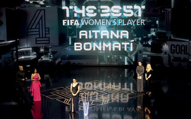 Gala Premios The Best FIFA 2023. Las mejores imágenes de los ganadores. Mejor jugadora, Aitana Bonmatí