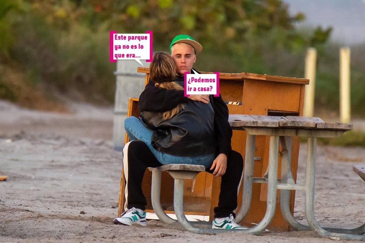 Justin Bieber y Hailey Bieber dándose mimitos en el parque