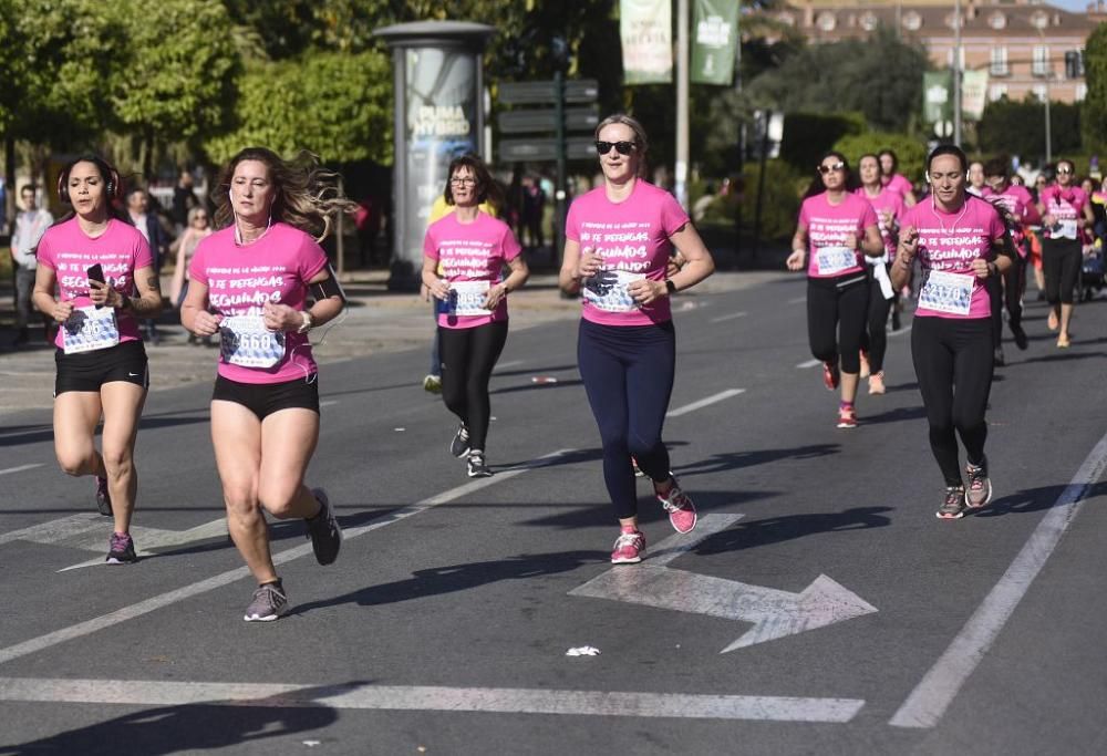 Ambiente en la V Carrera de la Mujer de Murcia