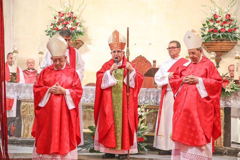 Procesión cívica de la Enseña del Oriol en Orihuela