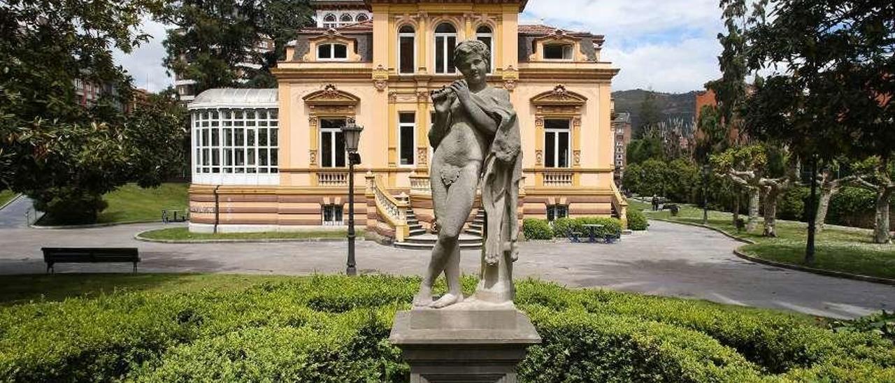 El palacete de &quot;Villa Magdalena&quot;, en la avenida de Galicia.