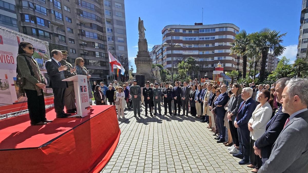 Discurso del alcalde, Abel Caballero, en la Plaza de la Independencia durante esta mañana en el acto oficial de la Reconquista.