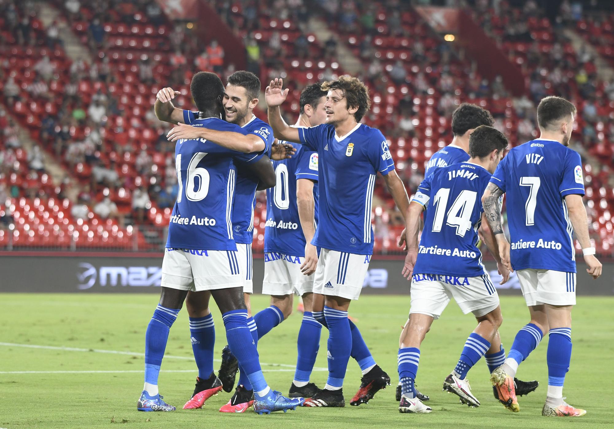 El partido entre el Almería y el Real Oviedo, en imágenes