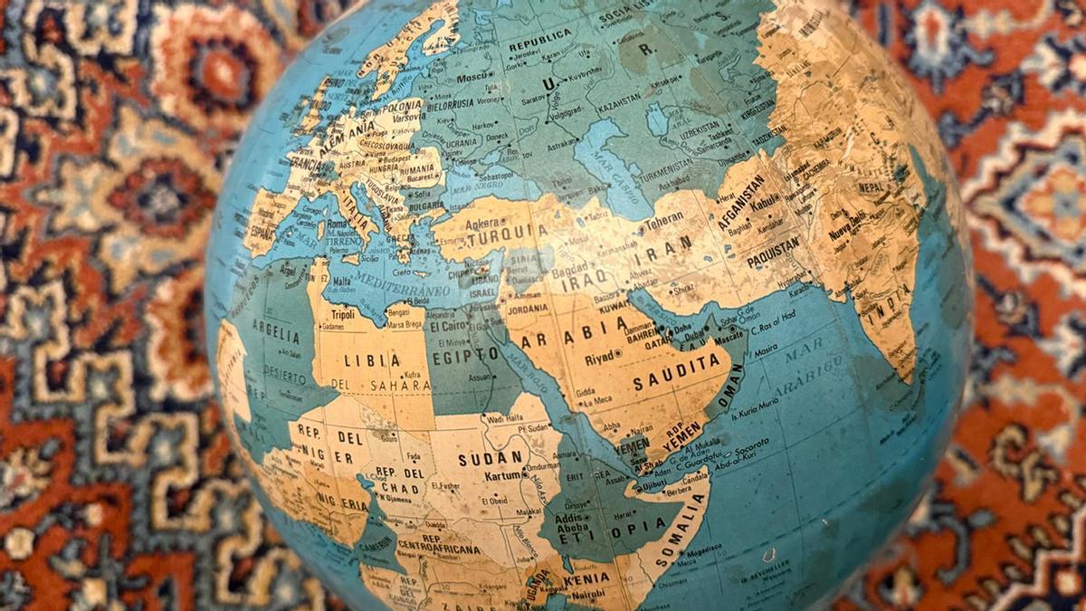 Globo terráqueo onde aínda perviven a URSS e Iugoslavia