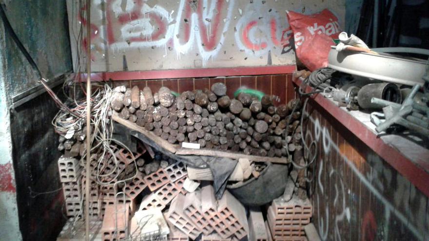 Troben més de 200 projectils de la Guerra Civil mentre fan obres a una casa de Vila-sacra