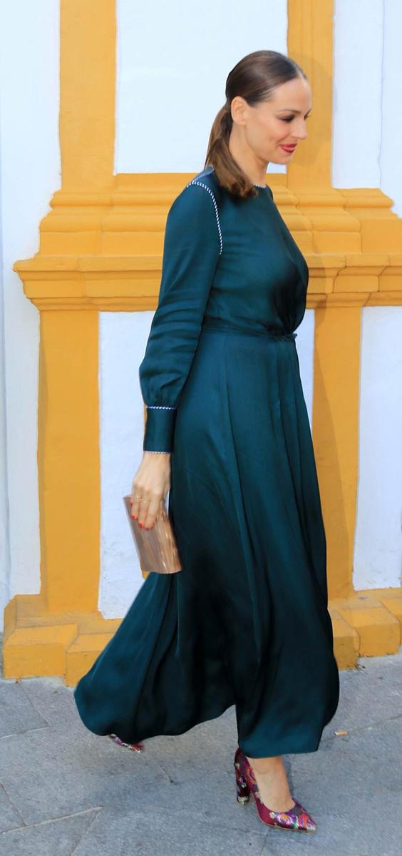 Eva González, muy elegante de bautizo