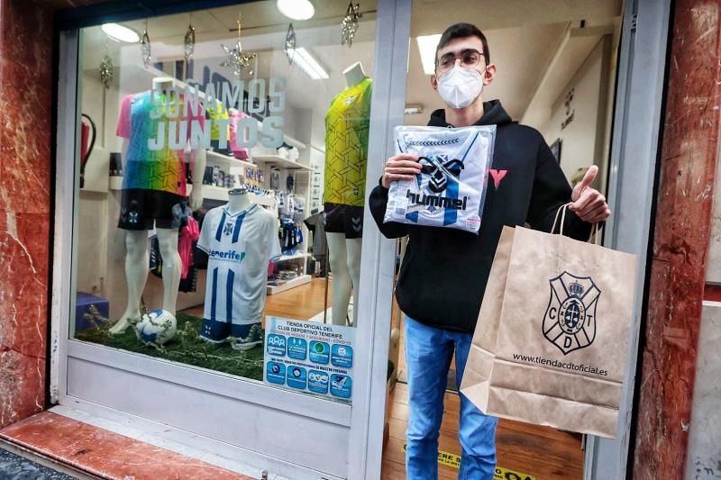 El CD Tenerife pone a la venta la camiseta del centenario