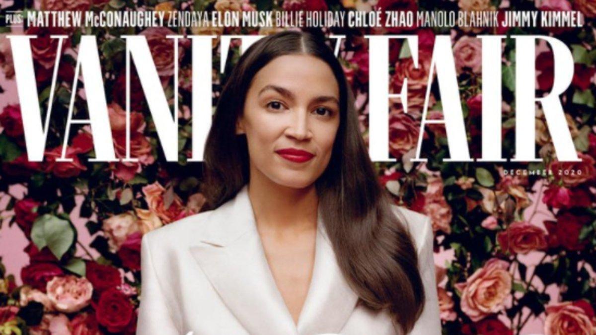 La congresista Alexandria Ocasio-Cortez, con un traje de Aliétte en la portada de diciembre de 'Vanity Fair'.