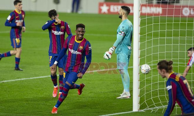 Junior celebra su gol durante el partido de LaLiga entre el FC Barcelona y el Alavés disputado en el Camp Nou.