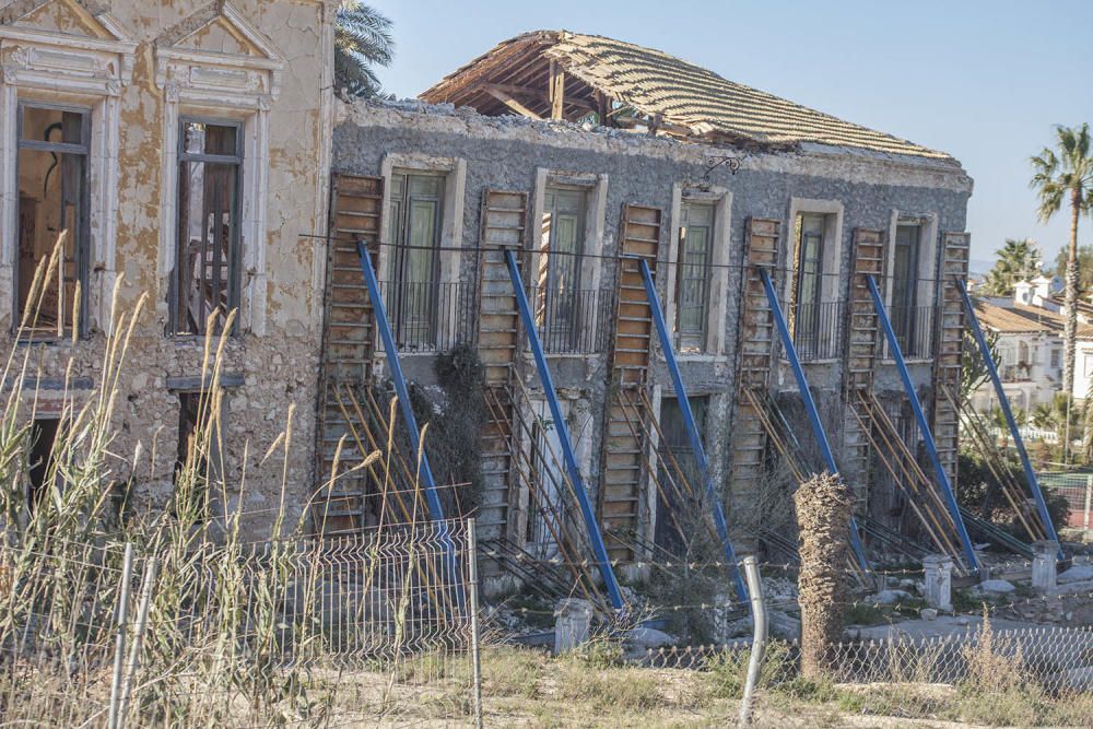 Casa y Torre de Los Balcones con imágenes captadas entre 2008 y 2017 y en el que se observa el deterioro del inmueble