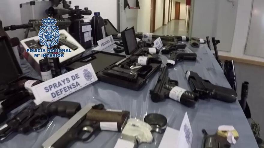 La Policía Nacional interviene un centenar de armas en un caserío de Bizkaia