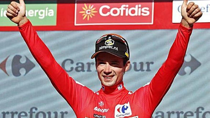 Primoz Roglic es va enfundar per primer cop el mallot vermell