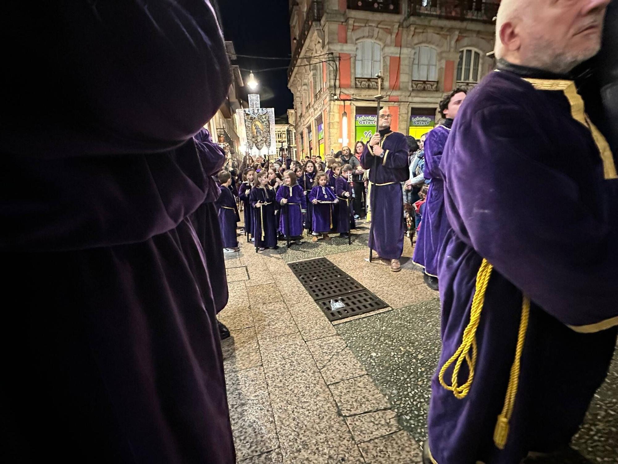 EN IMÁGENES | La envolvente procesión del Nazareno en Luarca