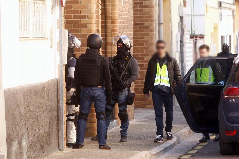 Atrincheramiento en la calle Saturno de Zaragoza