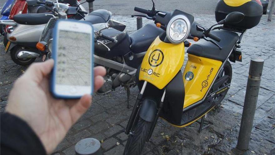 Un error en los pliegos retrasa la regulación de las motos eléctricas de alquiler en Zaragoza
