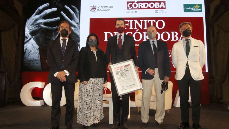 Diario CÓRDOBA presenta la publicación dedicada al 30 aniversario de la alternativa de Finito