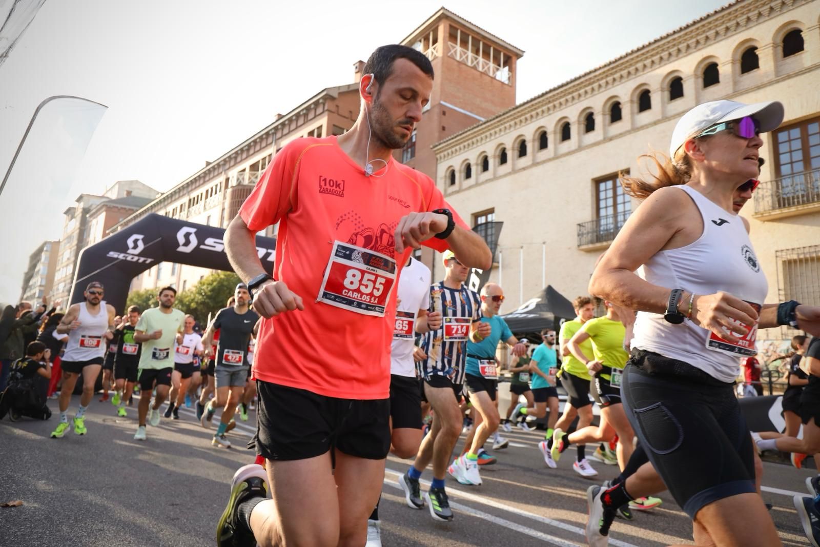 En imágenes | Búscate en el Medio Maratón de Zaragoza 2024